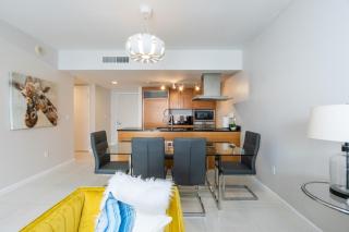 Limited time Deal 1BR 1BATH Located at ICON Brickell - Miami - 3