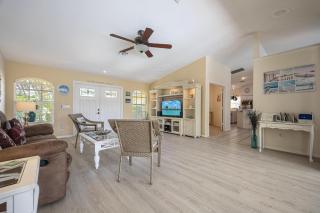 Heated pool, Waterfront- Villa Royal Palms Garden- Roelens Vacations - Cape Coral - 5