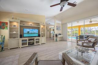 Heated pool, Waterfront- Villa Royal Palms Garden- Roelens Vacations - Cape Coral - 4