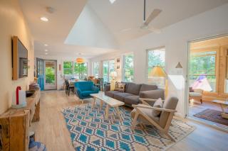 Stylish lake home with private beach, dock and firepit for swimming, kayaking, hiking - 7