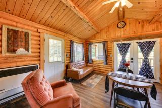 Cozy Farm Cabin - 9 Mi to Trout Creek! - Trout Creek - 5