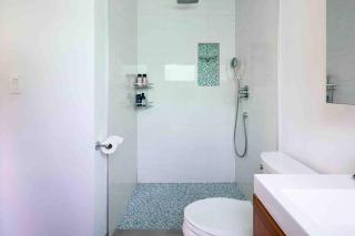 Tropical paradise! Walking distance to the beach! - Hollywood - 3