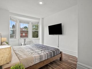 Oakland/University @E Stylish and Central Private Bedroom with Shared Bathroom - Pittsburgh - 8