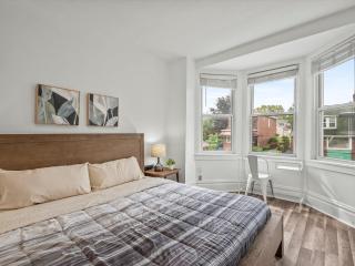 Oakland/University @E Stylish and Central Private Bedroom with Shared Bathroom - Pittsburgh - 0