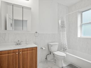 Oakland/University @E Stylish and Central Private Bedroom with Shared Bathroom - Pittsburgh - 6