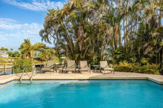 Heated Pool, Canal Views, Gulf Access, Sleeps 8 - Villa Santa Rosa - Cape Coral - 9
