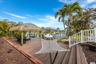 Heated Pool, Canal Views, Gulf Access, Sleeps 8 - Villa Santa Rosa - Cape Coral - 8