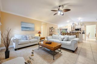 Heated Pool, Canal Views, Gulf Access, Sleeps 8 - Villa Santa Rosa - Cape Coral - 1