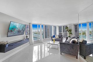 The Queen B! Water & Skyline Views - Renovated - Miami - 9