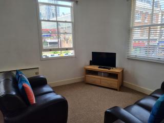 Stunning 2 Bed/2 Bath Flat in Waterloo, London - 9