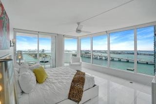 Seas The Day! Complete Panoramic Water Views - Miami - 8
