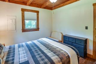 Secluded Campton Cabin with Views and Cozy Fireplace! - Campton - 3