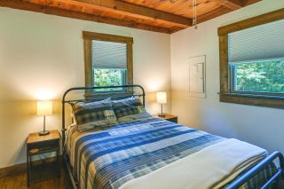 Secluded Campton Cabin with Views and Cozy Fireplace! - Campton - 1
