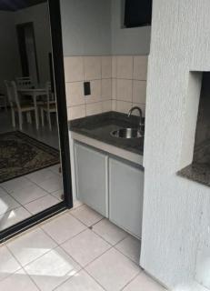 Apartamento quadra mar Meia Praia - 1