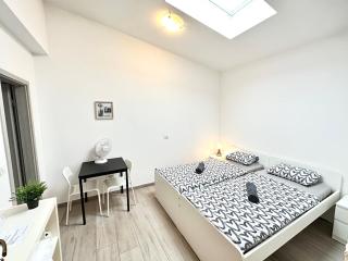 Center Station ROOMS - 0