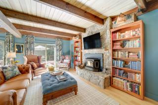 Enchanting Highlands Cottage with Pond and Waterfall - Highlands - 6