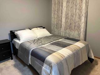 Spacious, 2-story Family-Friendly home - Calgary - 9