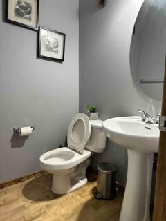 Spacious, 2-story Family-Friendly home - Calgary - 4