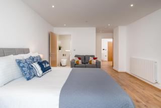 Skyvillion - London Skyview Apartments Overseeing River Thames by Woolwich Ferry, Near London Excel, O2 Arena, City Airport, Free WiFi & Free Onsite Parking, FANTASTIC RATES FOR LONGER STAYS - Londra - 5
