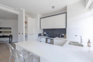 Sleek & Stylish 1BD Flat w balcony - Kings Road - Londra - 4