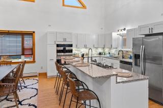 Wolfjaw Lodge - Wilmington - 6