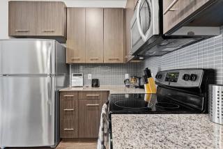 Luxe 2B/2B Getaway - Pool, Gym, Garage, Pet Wash - Leander - 9