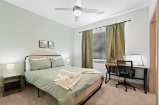 Luxe 2B/2B Getaway - Pool, Gym, Garage, Pet Wash - 5