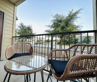 Luxe 2B/2B Getaway - Pool, Gym, Garage, Pet Wash - Leander - 2