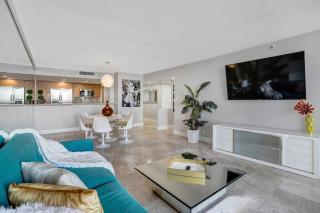 The Audrey! Penthouse With Direct Water Views! - Miami - 3