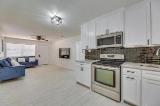 Modern Home in Edinburg Half-Mi Walk to UTRGV! - Edinburg - 3