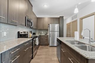 Luxe 3B/2B Getaway - Pool, Gym, Parking, Pet Wash - Leander - 3
