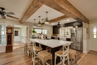 Charming Villisca Getaway with Screened Porch! - - 1