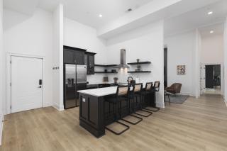 Luxury 6 Bed 3 Bedroom Walk to Restaurants and Coffee - Nashville - 1
