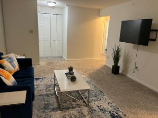 FREE Parking Minutes from Center City - Hilltop - 7