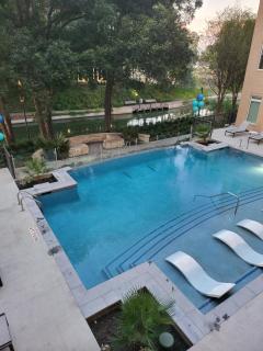 Luxury Penthouse overlooking Riverwalk w Free Parking Pet Friendly Centrally Located on the Riverwalk - San Antonio - 8