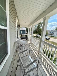 Cozy Modern Newbo Area Home - 6