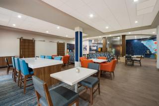 Holiday Inn Express & Suites Lexington by IHG - 1