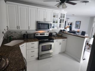 Lighthouse Guest Suites - Fort Lauderdale - 1