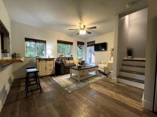 Palmers Cozy Cottage mountainside getaway - 4