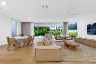 Beachside, luxury resort living - 6