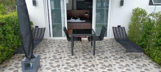 ganze Villa beachfront-pool-villa-Apartment - Ko Chang - 7