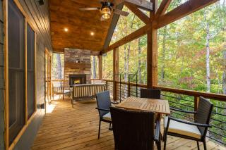 Peaceful Luxury Cabin, hot tub, games, 3 fireplaces - Blue Ridge - 0
