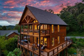New Luxury Cabin with Stunning MountainVIEWS,HotTub, FirePit, FirePlace,2 KingBeds, 2 CoveredDecks,BBqGrill, ShuffleBoard and Pool Access - Sevierville - 0