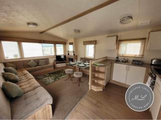 The Meadows 34 - Golden Palm Resort, pet friendly, WiFi & bed linen - Meadow Lakes Caravan & Lodge Hire - Chapel Saint Leonards - 0