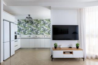 Bright apartment on the Red Sea with balcony and pool - 6