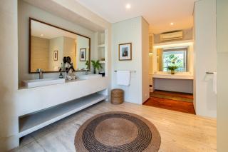 Villa Sunsara 4 - Enchanting 4BR Villa in a Great Location - Canggu - 1