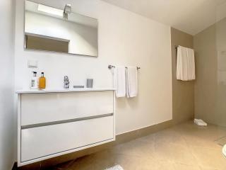 Naya Beach House by LovelyStay - Malseira - 1