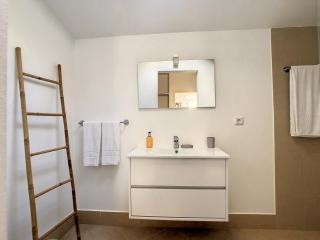 Naya Beach House by LovelyStay - Malseira - 3