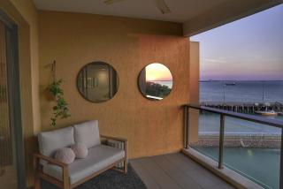 Penthouse-level Waterfront Apartment - 8