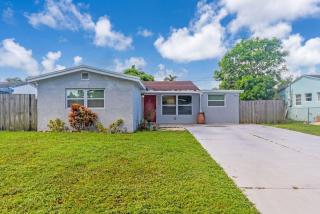 Trendy Family Home -Heated Pool - Hollywood - 4